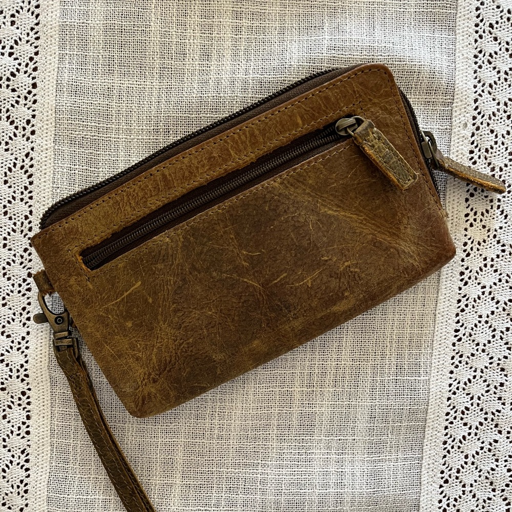 Leather wallet/wristlet